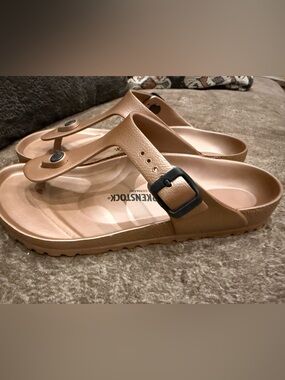 Birkenstock Gizeh EVA Sandals Tan/ Gold Metallic Size 38 (7.5) Waterproof